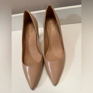 Cole Haan Grand 360 Beige Leather Pointed Toe Block Heel Pumps Size 8B